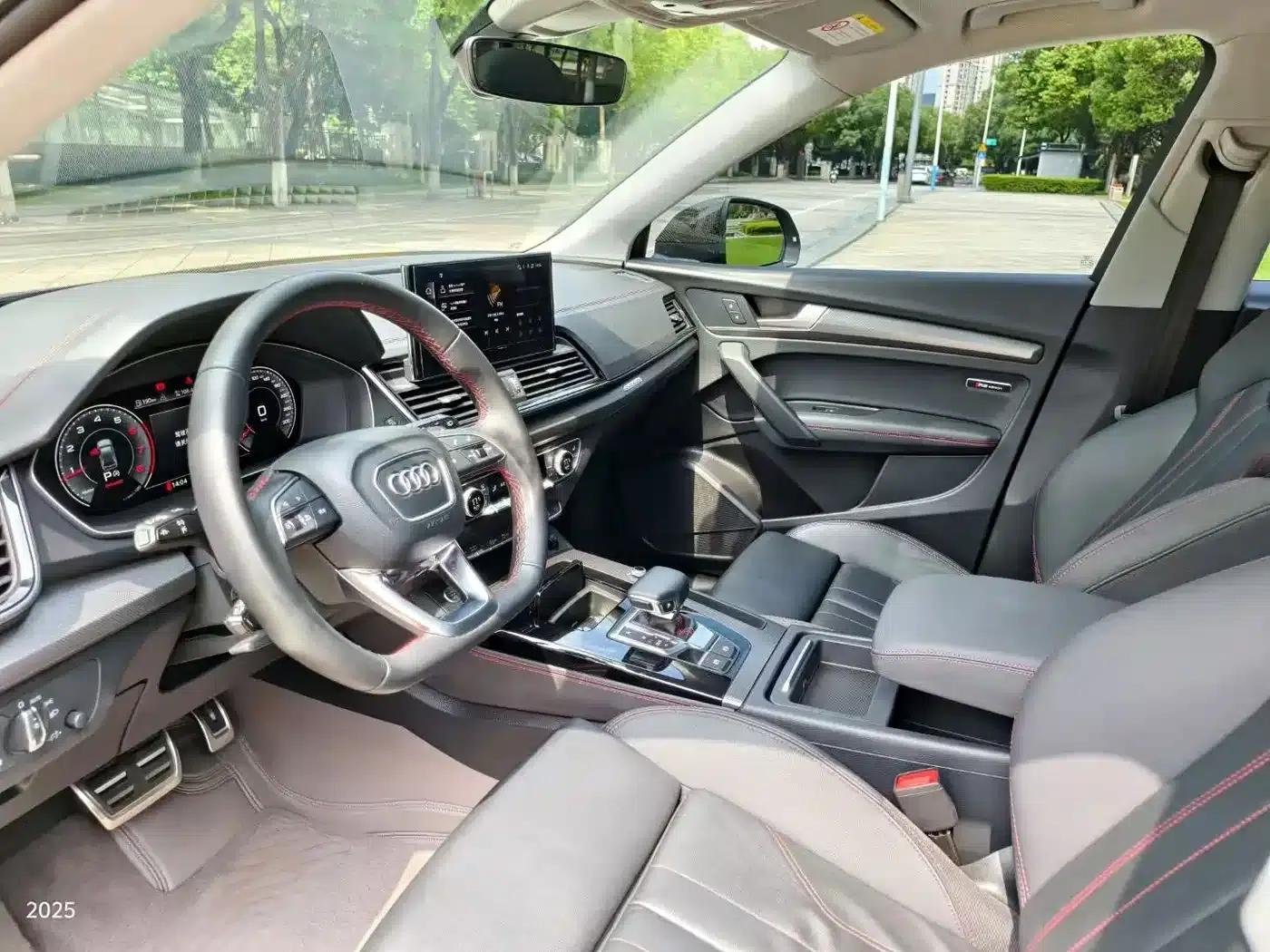 Audi Q5L 2022 40T RS Package Sport Edition — миниатюра 4