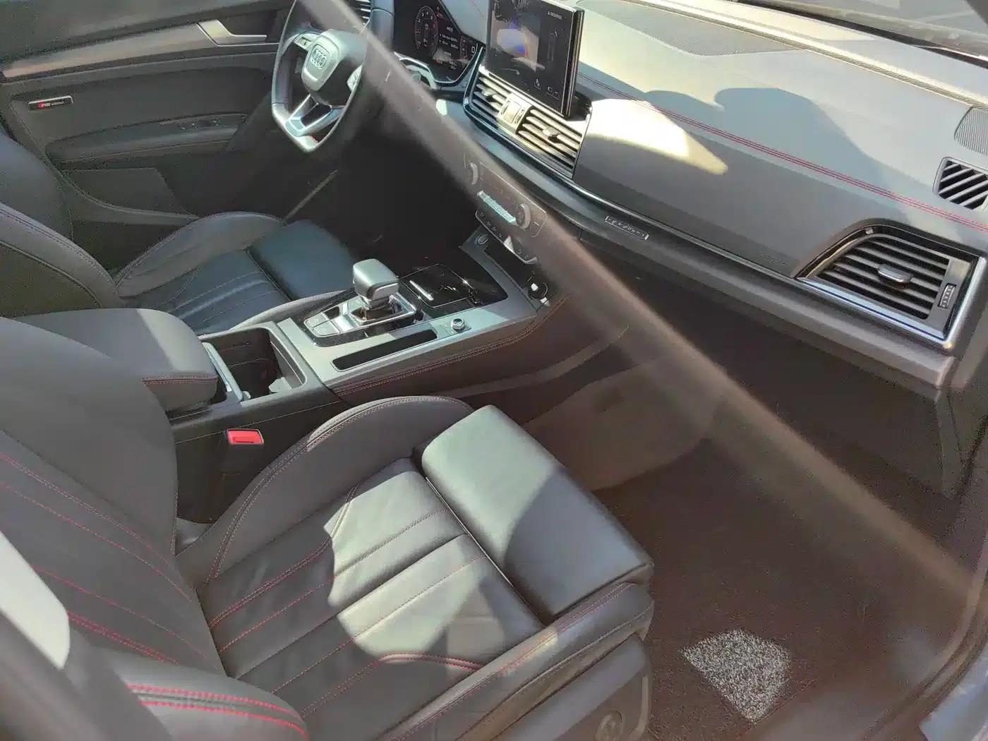 Audi Q5L 2022 40T RS Package Sport Edition — миниатюра 10