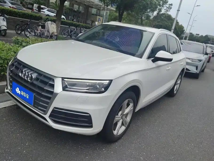 Audi Q5L 2020 40 TFSI Luxury Progressive Edition — миниатюра 1