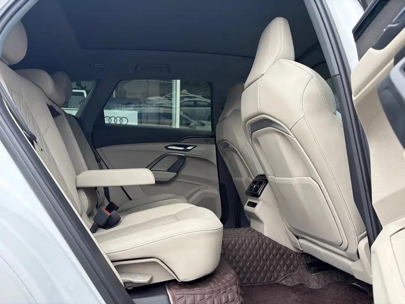 Audi Q5L 2026 2.0T Exclusive Edition for Million Users — миниатюра 11