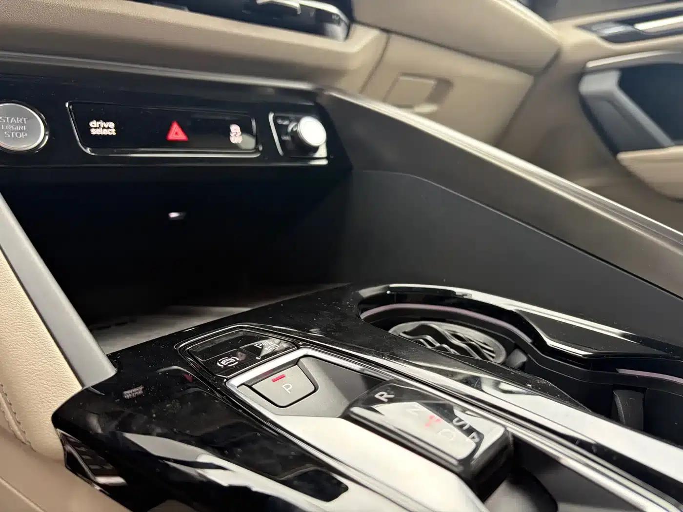 Audi Q5L 2026 2.0T Exclusive Edition for Million Users — миниатюра 6