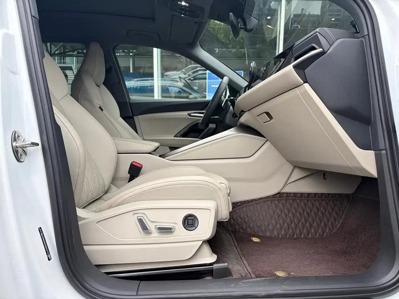 Audi Q5L 2026 2.0T Exclusive Edition for Million Users — миниатюра 10