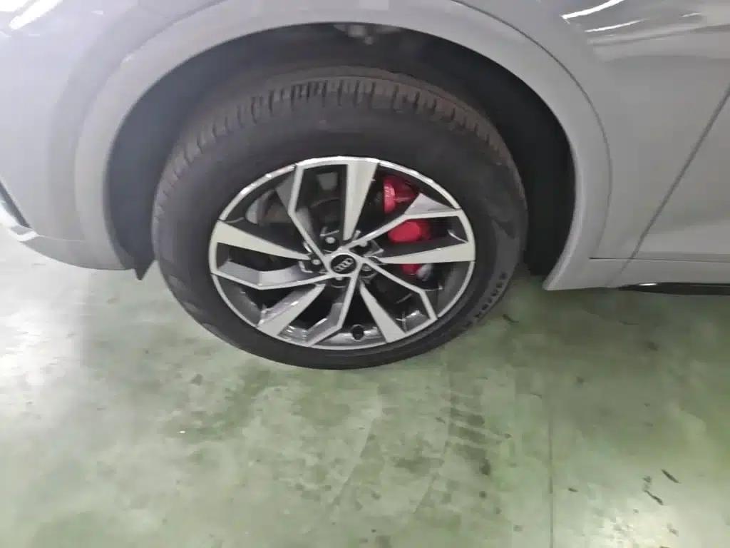 Audi Q5L 2025 40 TFSI Luxury Dynamic — миниатюра 23