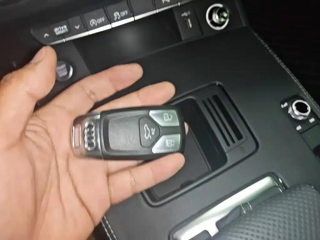 Audi Q5L 2025 40 TFSI Luxury Dynamic — миниатюра 9