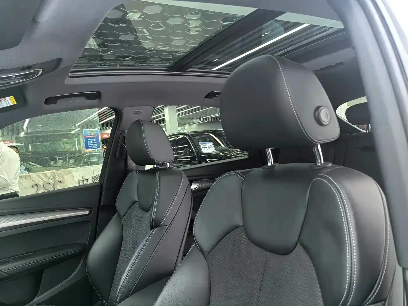 Audi Q5L Sportback 2021 40 TFSI Launch Special Edition — миниатюра 13