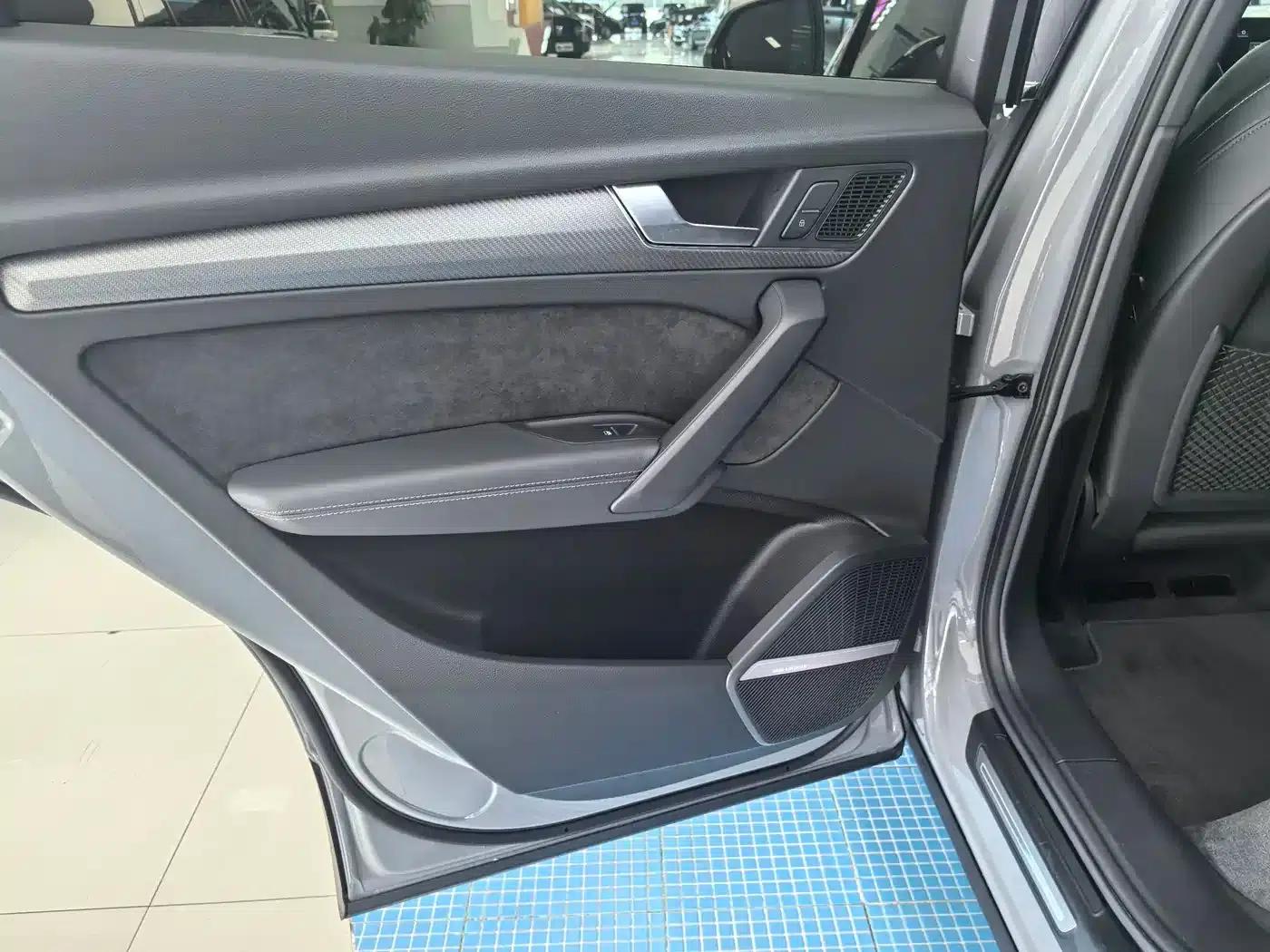Audi Q5L Sportback 2021 40 TFSI Launch Special Edition — миниатюра 14