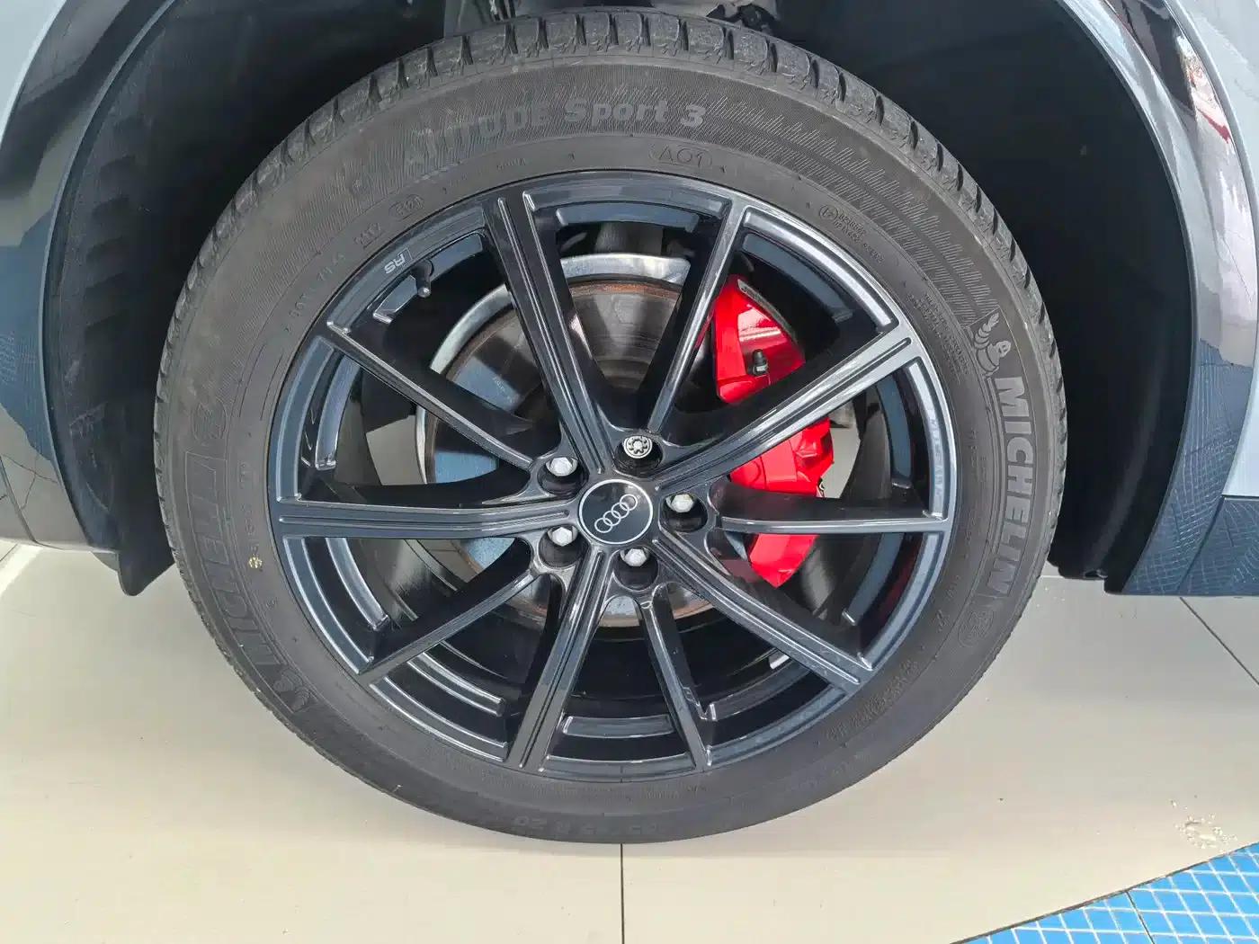 Audi Q5L Sportback 2021 40 TFSI Launch Special Edition — миниатюра 22