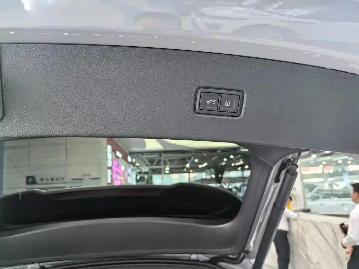 Audi Q5L Sportback 2021 40 TFSI Launch Special Edition — миниатюра 24