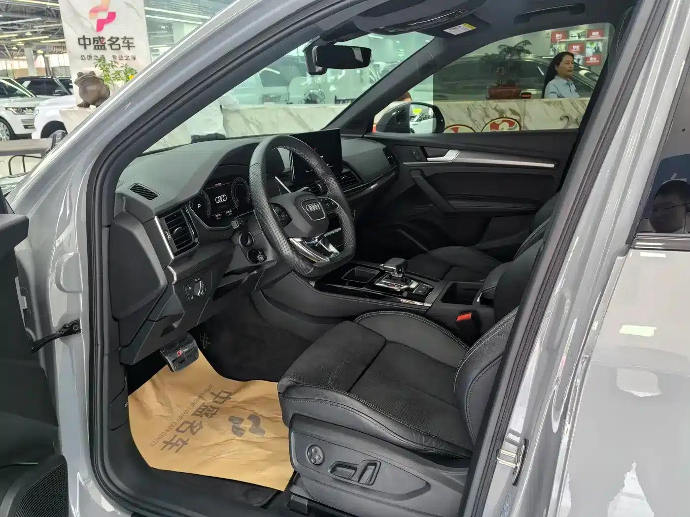 Audi Q5L Sportback 2021 40 TFSI Launch Special Edition — миниатюра 9