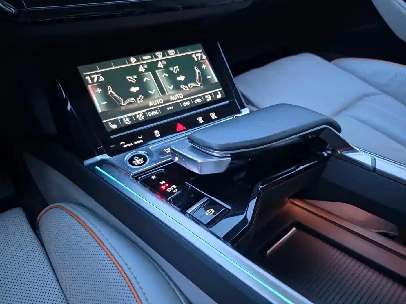 Audi e-tron 2021 50 quattro Premium — миниатюра 18