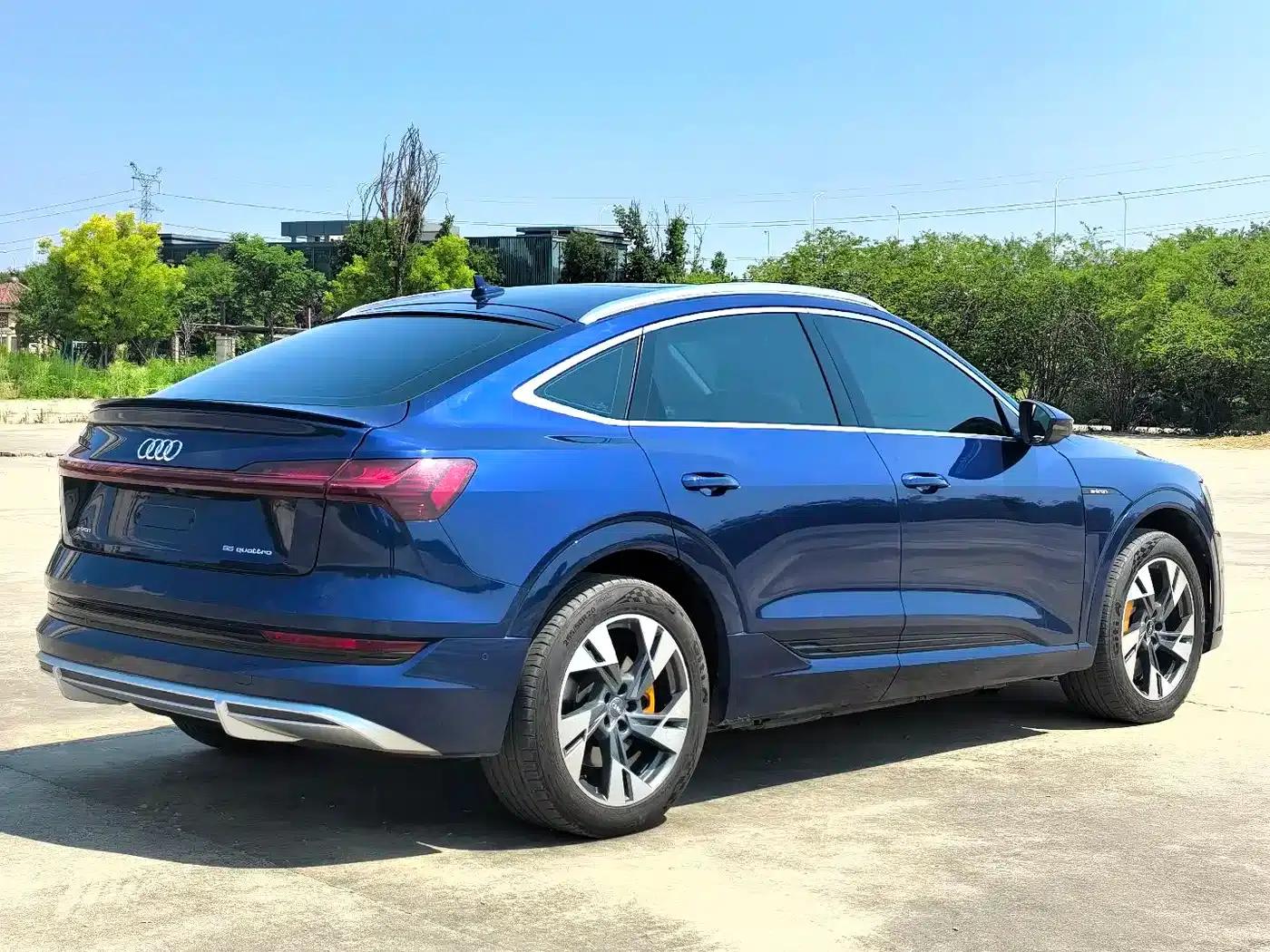 Imported Audi e-tron 2021 Sportback 55 quattro Luxury — миниатюра 3