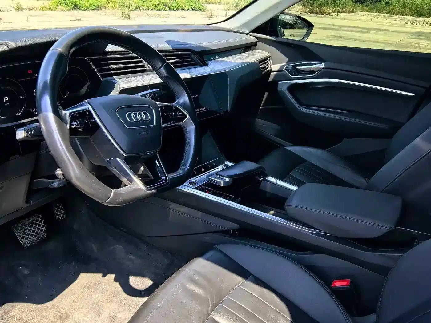 Imported Audi e-tron 2021 Sportback 55 quattro Luxury — миниатюра 6