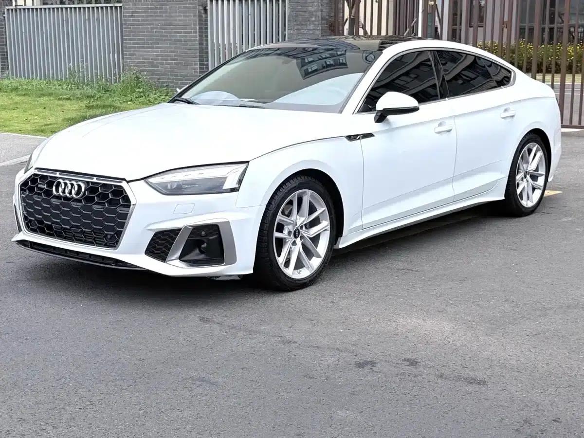 2024 Audi A5 Sportback 40 TFSI (Imported) - Fashionable and Dynamic Model — миниатюра 1