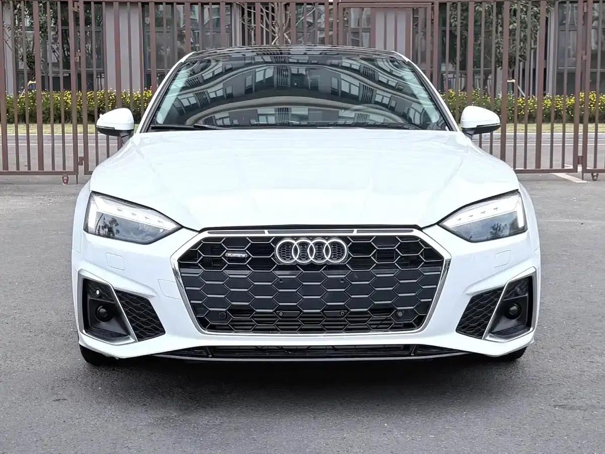 2024 Audi A5 Sportback 40 TFSI (Imported) - Fashionable and Dynamic Model — миниатюра 3