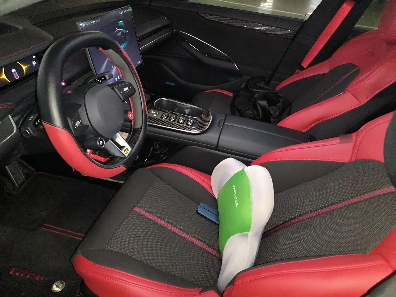 Xiaomi Auto SU7 Ultra 2025 Ultra Model — миниатюра 15