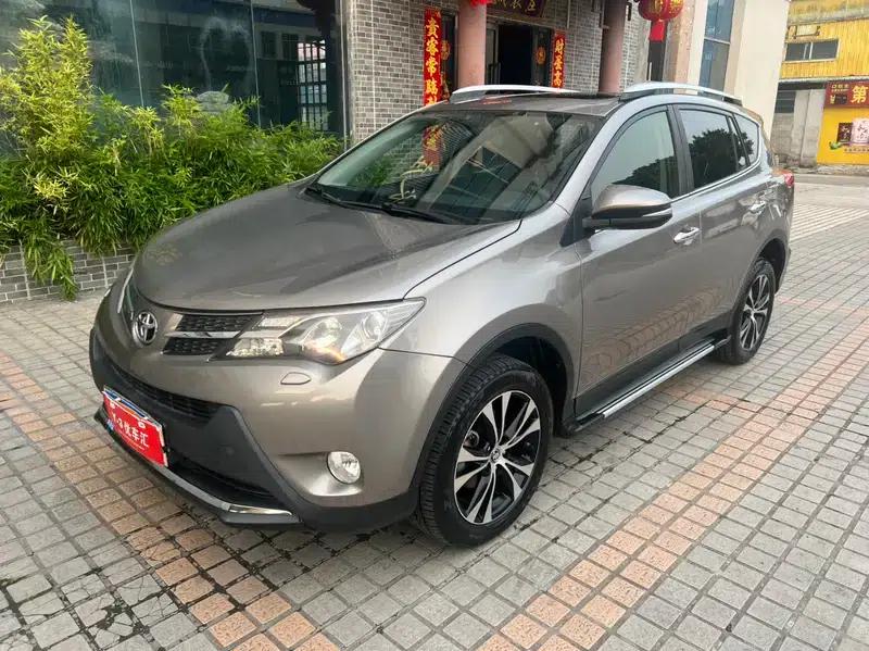 2015 RAV4 2.5L Automatic 4WD Luxury Edition — миниатюра 1