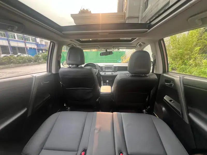 2015 RAV4 2.5L Automatic 4WD Luxury Edition — миниатюра 11
