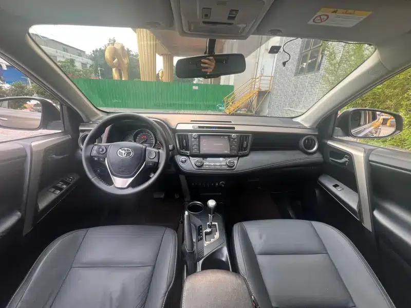2015 RAV4 2.5L Automatic 4WD Luxury Edition — миниатюра 13