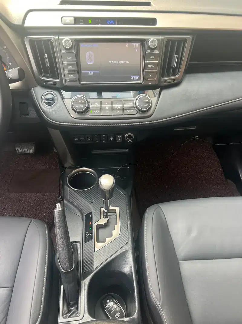 2015 RAV4 2.5L Automatic 4WD Luxury Edition — миниатюра 14