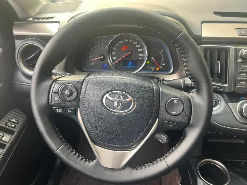 2015 RAV4 2.5L Automatic 4WD Luxury Edition — миниатюра 16
