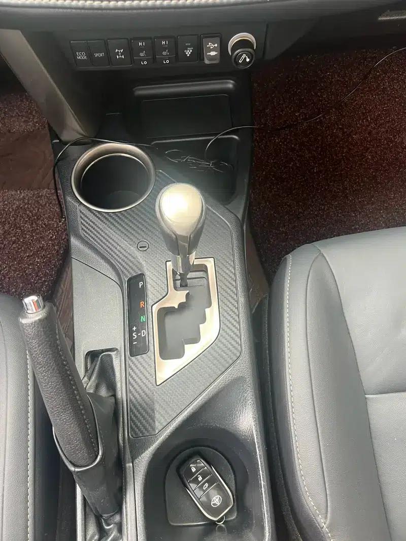 2015 RAV4 2.5L Automatic 4WD Luxury Edition — миниатюра 17