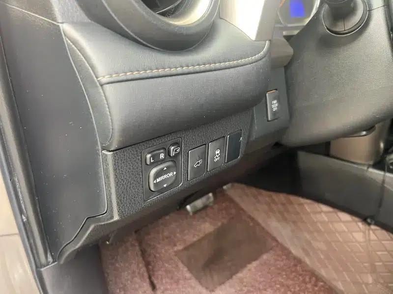 2015 RAV4 2.5L Automatic 4WD Luxury Edition — миниатюра 18