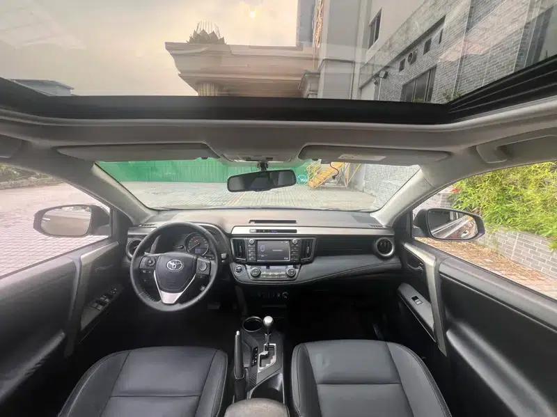 2015 RAV4 2.5L Automatic 4WD Luxury Edition — миниатюра 21