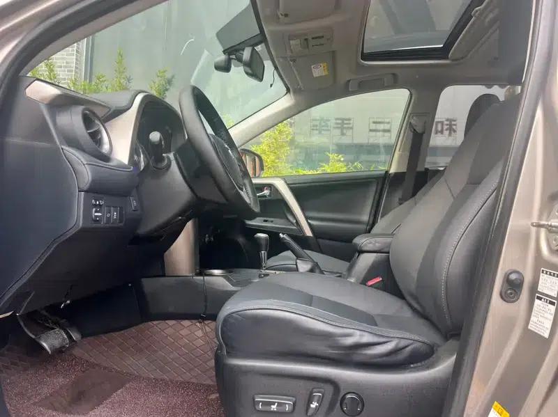 2015 RAV4 2.5L Automatic 4WD Luxury Edition — миниатюра 27
