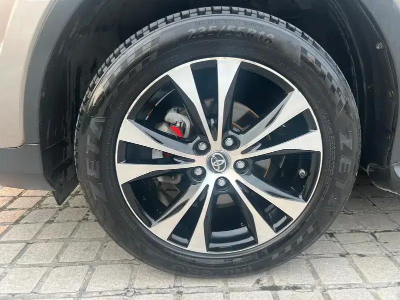 2015 RAV4 2.5L Automatic 4WD Luxury Edition — миниатюра 10