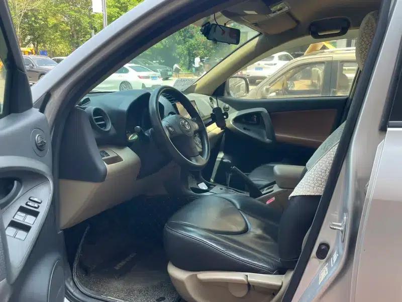 RAV4 2013 Special Edition 2.0L Automatic Classic — миниатюра 16