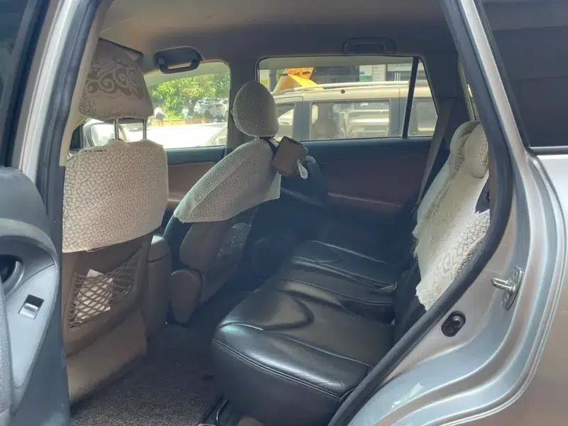 RAV4 2013 Special Edition 2.0L Automatic Classic — миниатюра 17