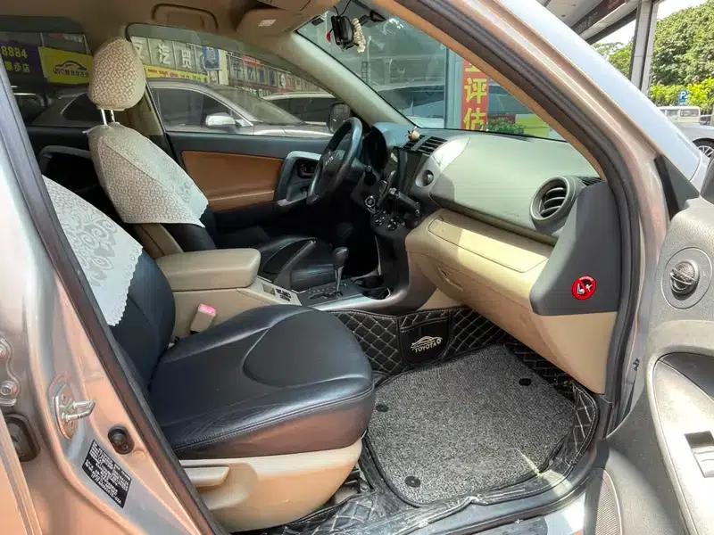 RAV4 2013 Special Edition 2.0L Automatic Classic — миниатюра 8