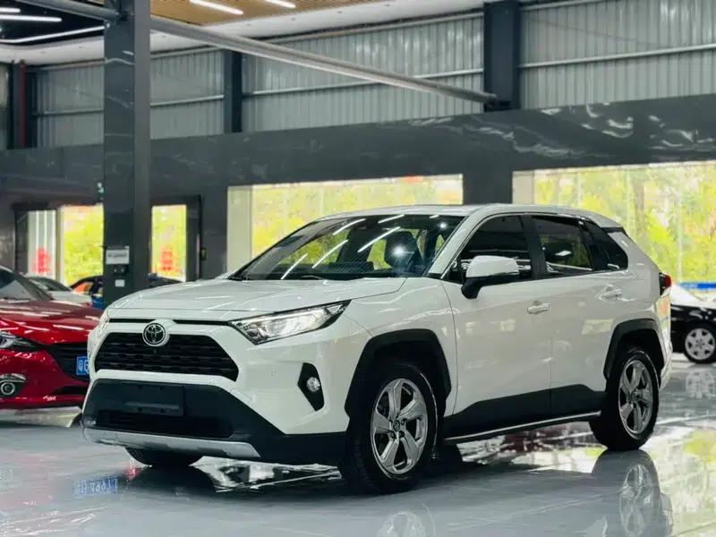 RAV4 2020 2.0L CVT 2WD Fashion Edition — миниатюра 1