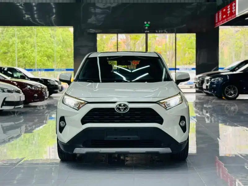 RAV4 2020 2.0L CVT 2WD Fashion Edition — миниатюра 2