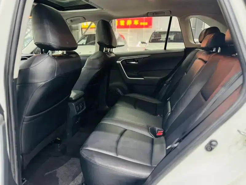 RAV4 2020 2.0L CVT 2WD Fashion Edition — миниатюра 14