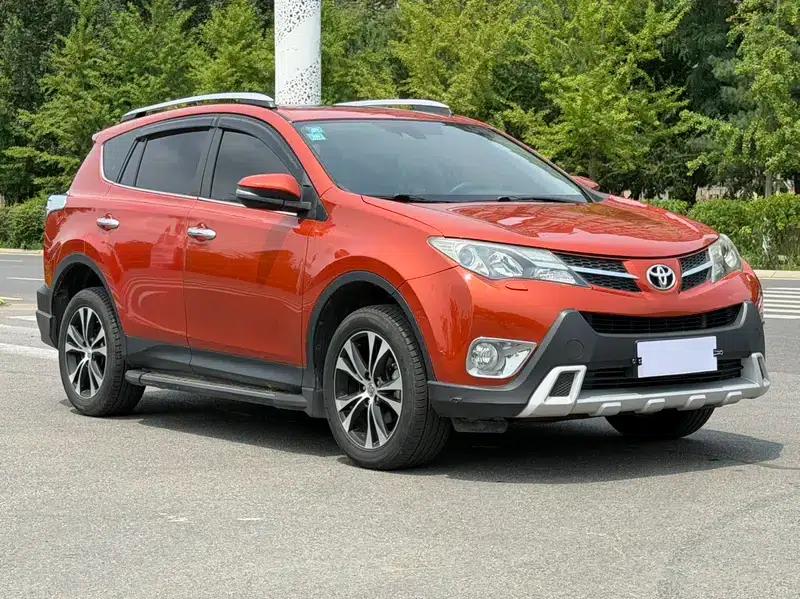 2013 RAV4 2.5L Automatic 4WD Premium Edition — миниатюра 3