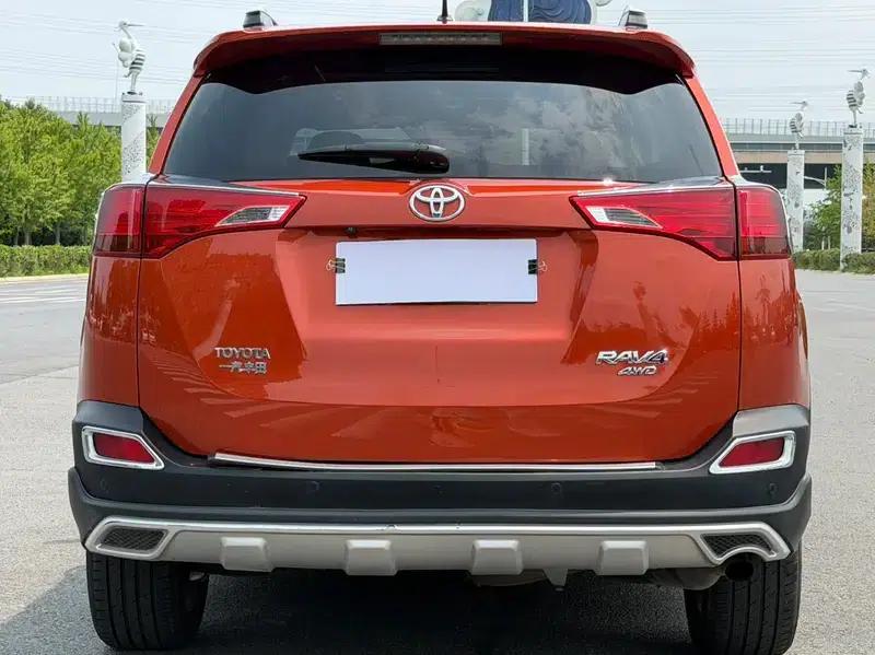 2013 RAV4 2.5L Automatic 4WD Premium Edition — миниатюра 5