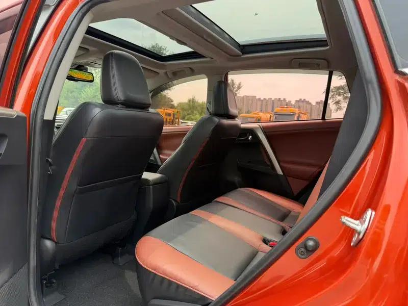 2013 RAV4 2.5L Automatic 4WD Premium Edition — миниатюра 9