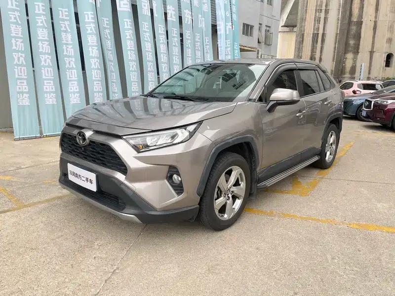 RAV4 2020 2.0L CVT 2WD Fashion Edition — миниатюра 1