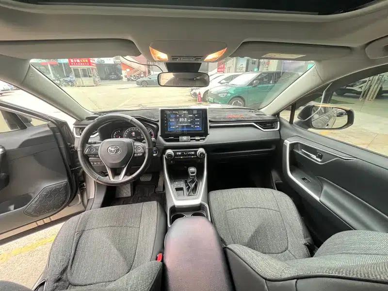 RAV4 2020 2.0L CVT 2WD Fashion Edition — миниатюра 18