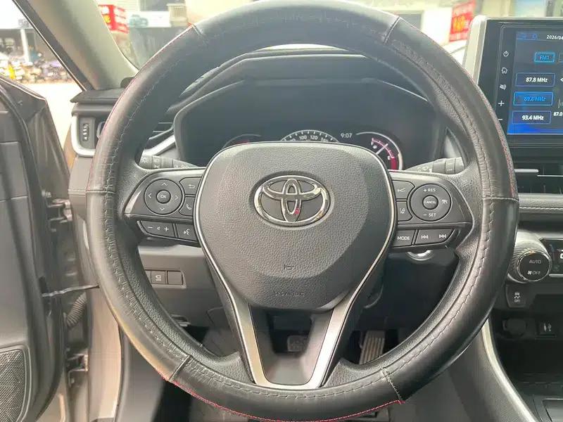 RAV4 2020 2.0L CVT 2WD Fashion Edition — миниатюра 20