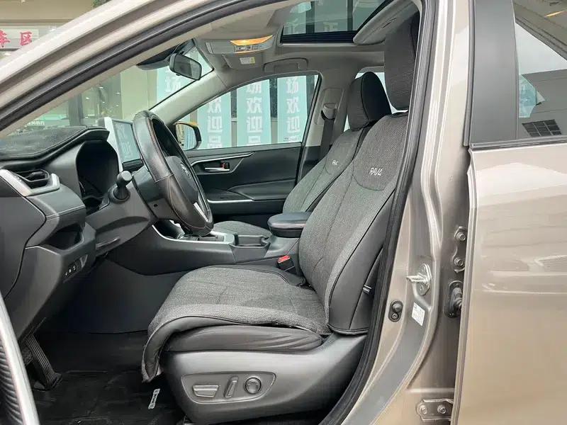 RAV4 2020 2.0L CVT 2WD Fashion Edition — миниатюра 21
