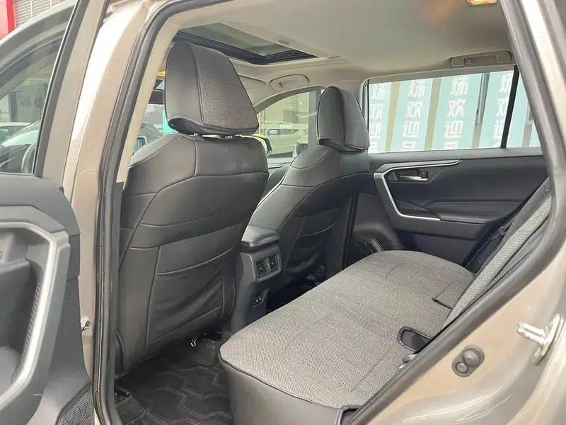 RAV4 2020 2.0L CVT 2WD Fashion Edition — миниатюра 22