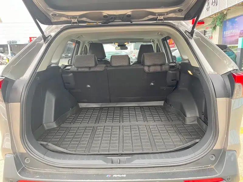 RAV4 2020 2.0L CVT 2WD Fashion Edition — миниатюра 25