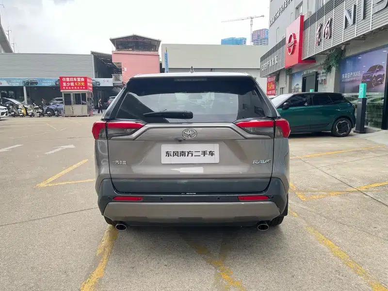RAV4 2020 2.0L CVT 2WD Fashion Edition — миниатюра 6