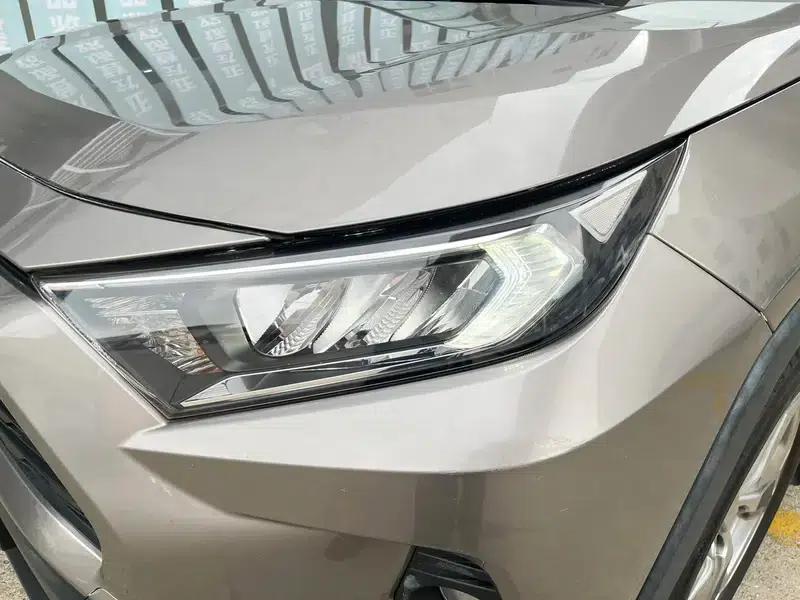 RAV4 2020 2.0L CVT 2WD Fashion Edition — миниатюра 10