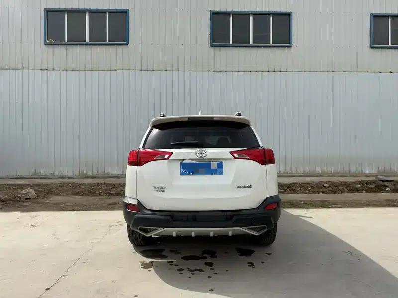 2015 RAV4 2.0L CVT 2WD Fashion Edition — миниатюра 5