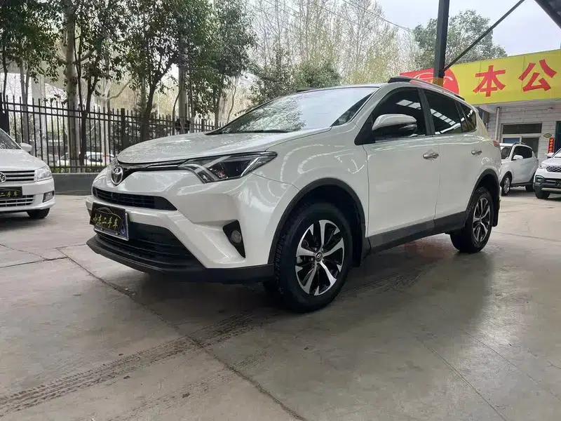 2016 RAV4 2.0L CVT 2WD Fashion Edition — миниатюра 1