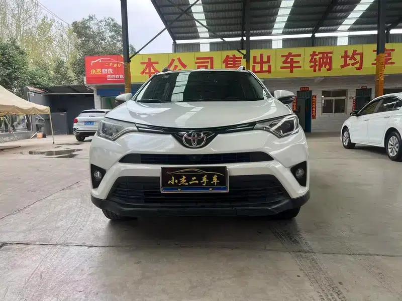 2016 RAV4 2.0L CVT 2WD Fashion Edition — миниатюра 2