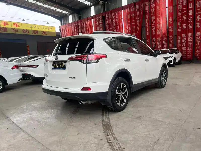 2016 RAV4 2.0L CVT 2WD Fashion Edition — миниатюра 6